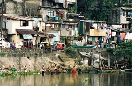 Một nửa số dân Philippines cho rằng họ nghèo 